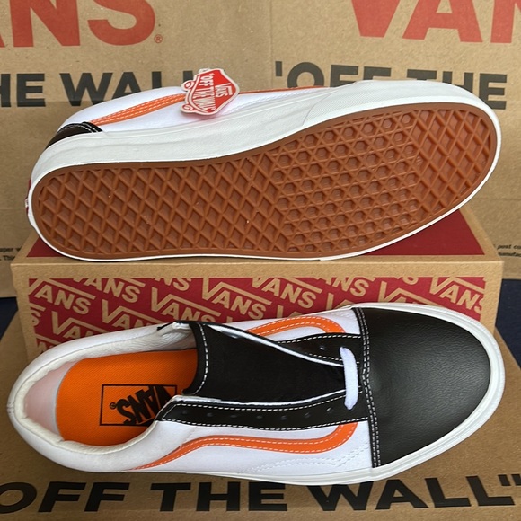 Vans Men’s Old Skool Classic Sport Black/True White Sneakers - Picture 4 of 16